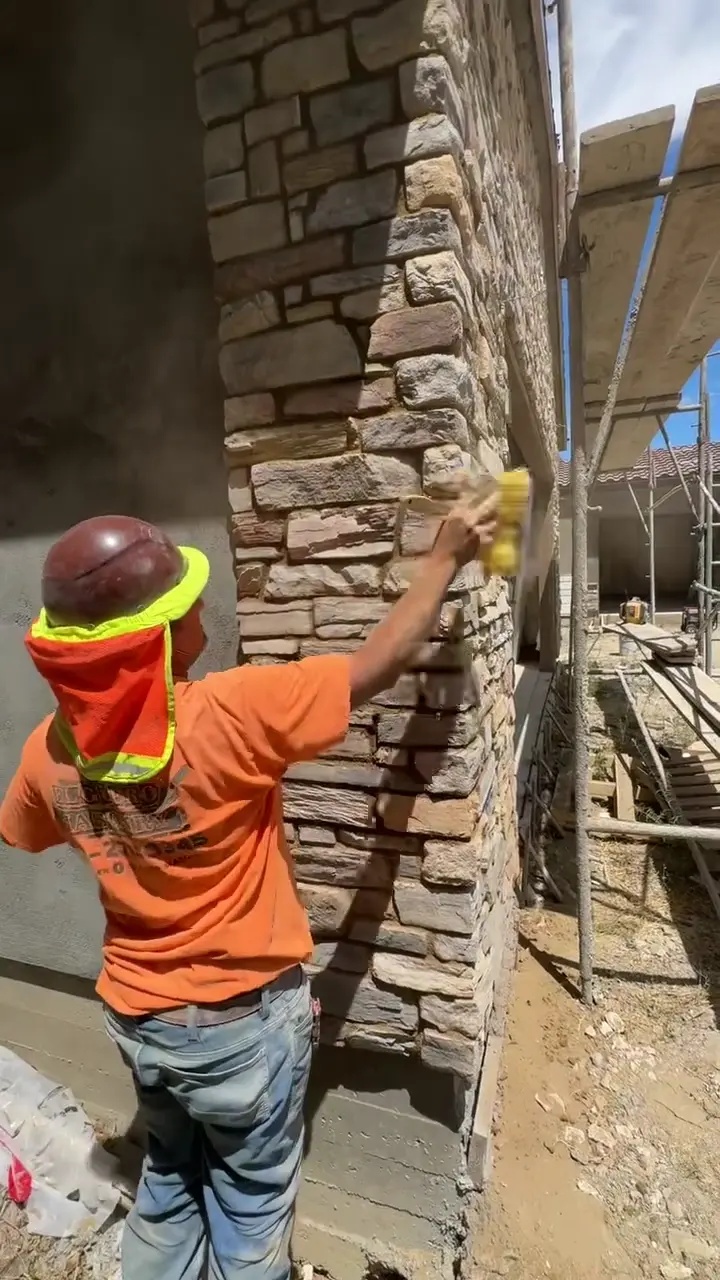 El Guero Masonry installing stone veneer